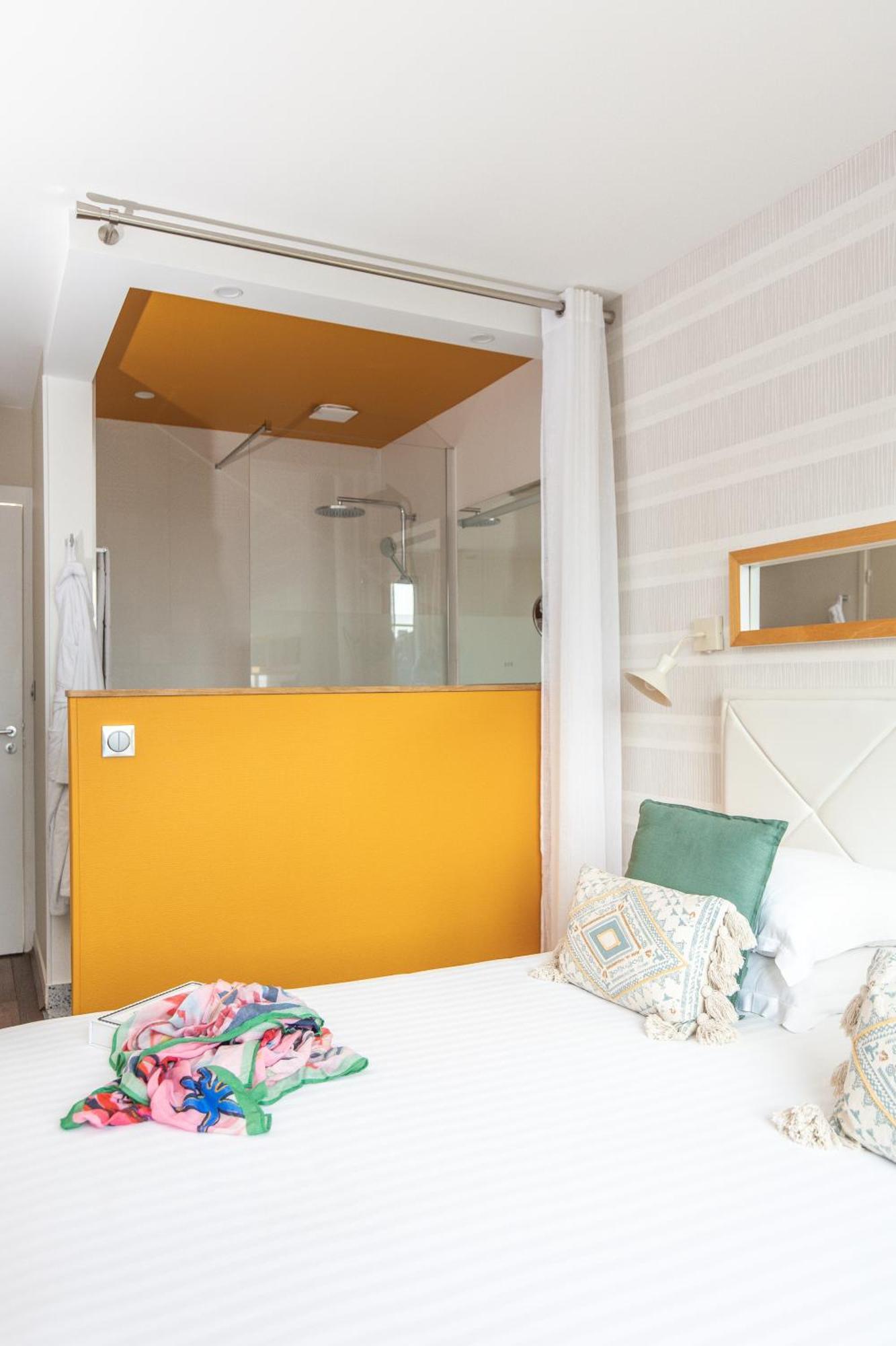 La Baie Des Anges Marin Hotel 4*